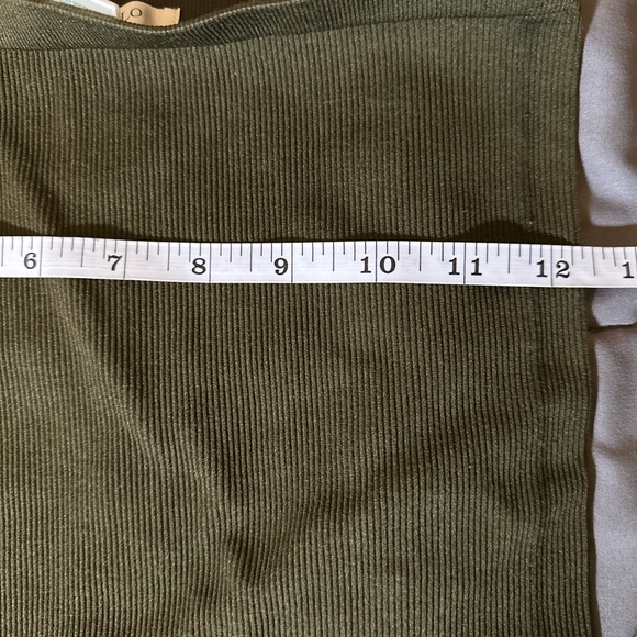 Tube top quantity of 2 (olive green and white) ribbed - Picture 7 of 7